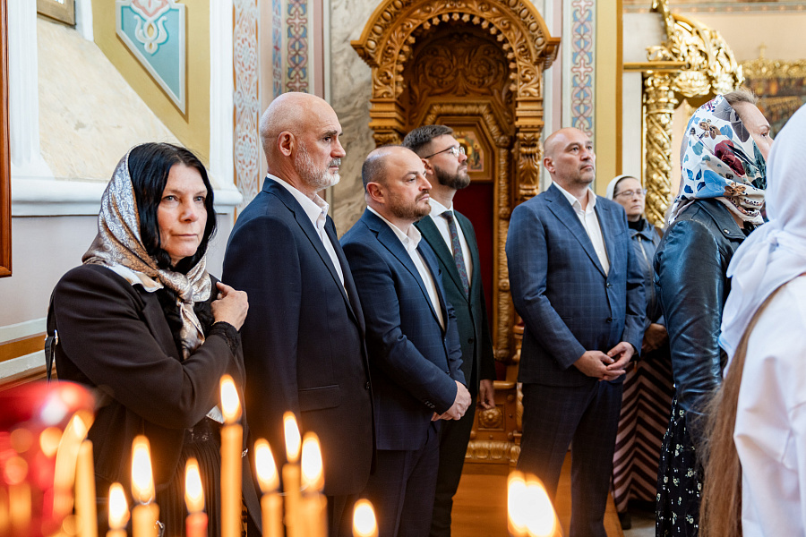 Божественная литургия в соборе Всемилостивого Спаса Вознесенской Давидовой пустыни